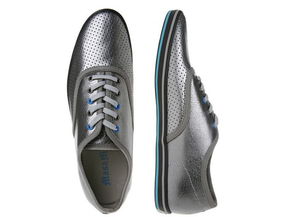 crocs鞋业鞋加盟优势 crocs鞋业加盟优势有哪些